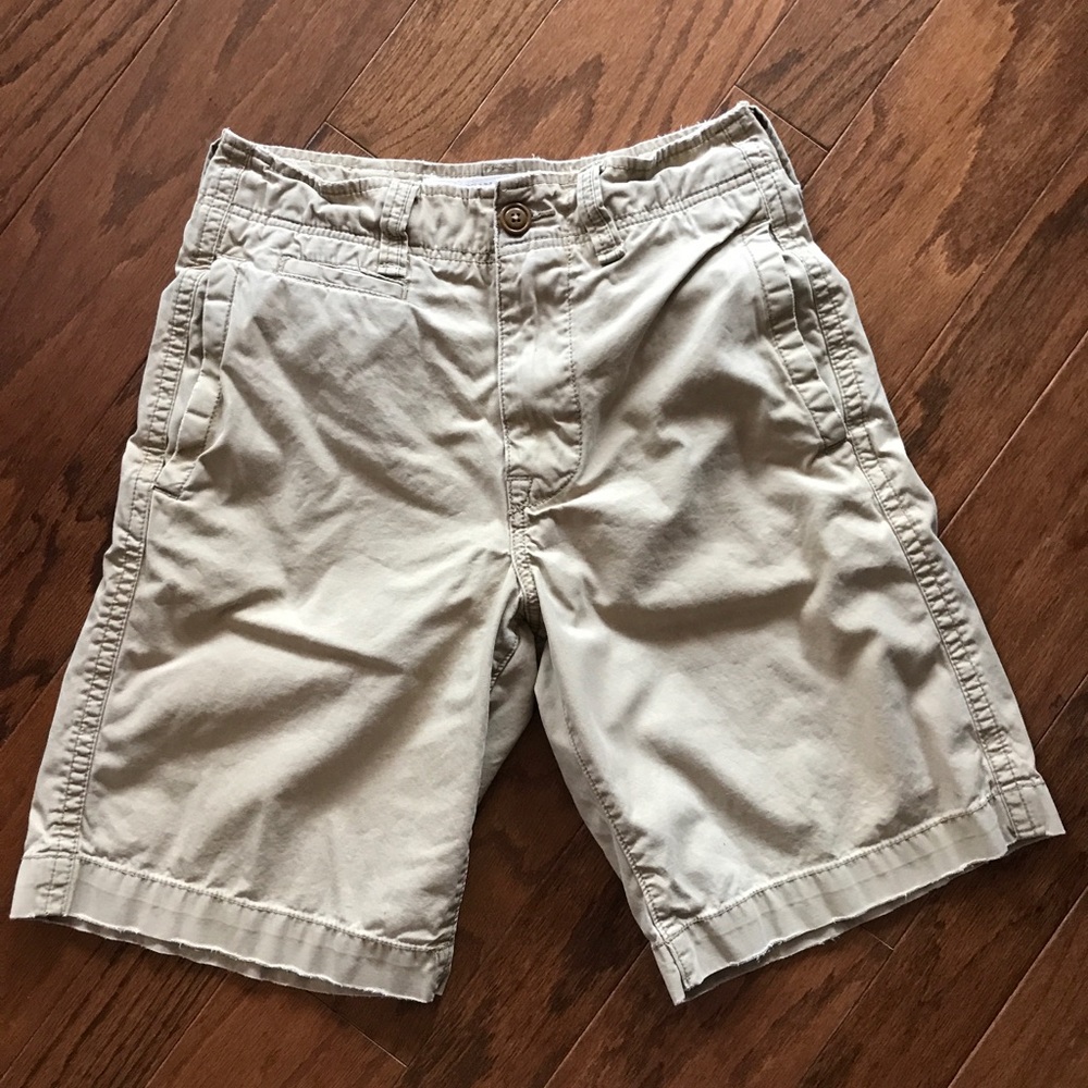 American Eagle tan khaki shorts. 28 waist